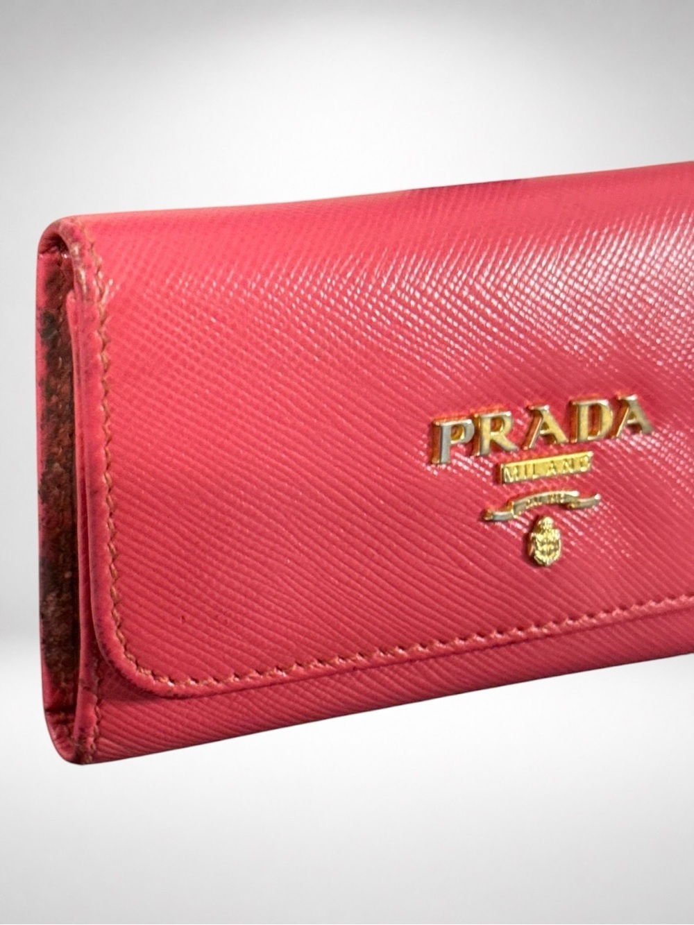 Prada 6 Key Holder Women’s Saffiano Leather Pink Snap Closure Gold Hardware - Picture 3 of 7